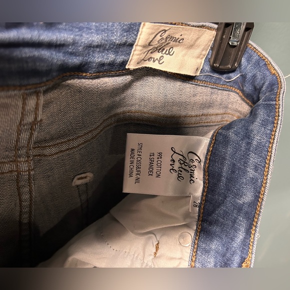 Distressed jeans - Picture 3 of 4